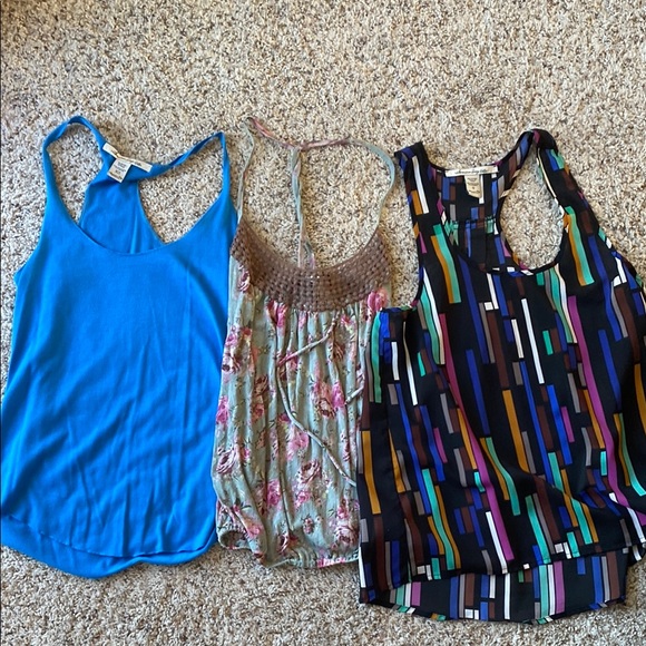 • Lot of 3 American Rag Tank Tops • - Picture 1 of 13